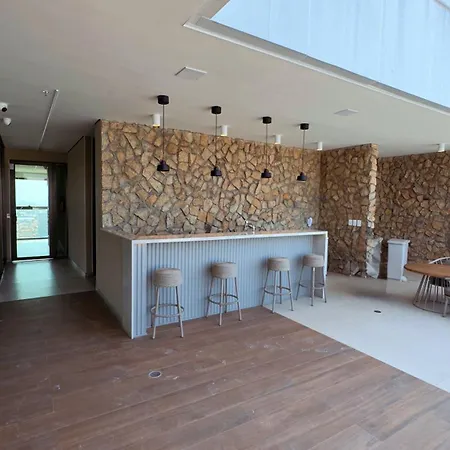 Aparthotel Novo De Alto Padrão Na Beira Mar 3*